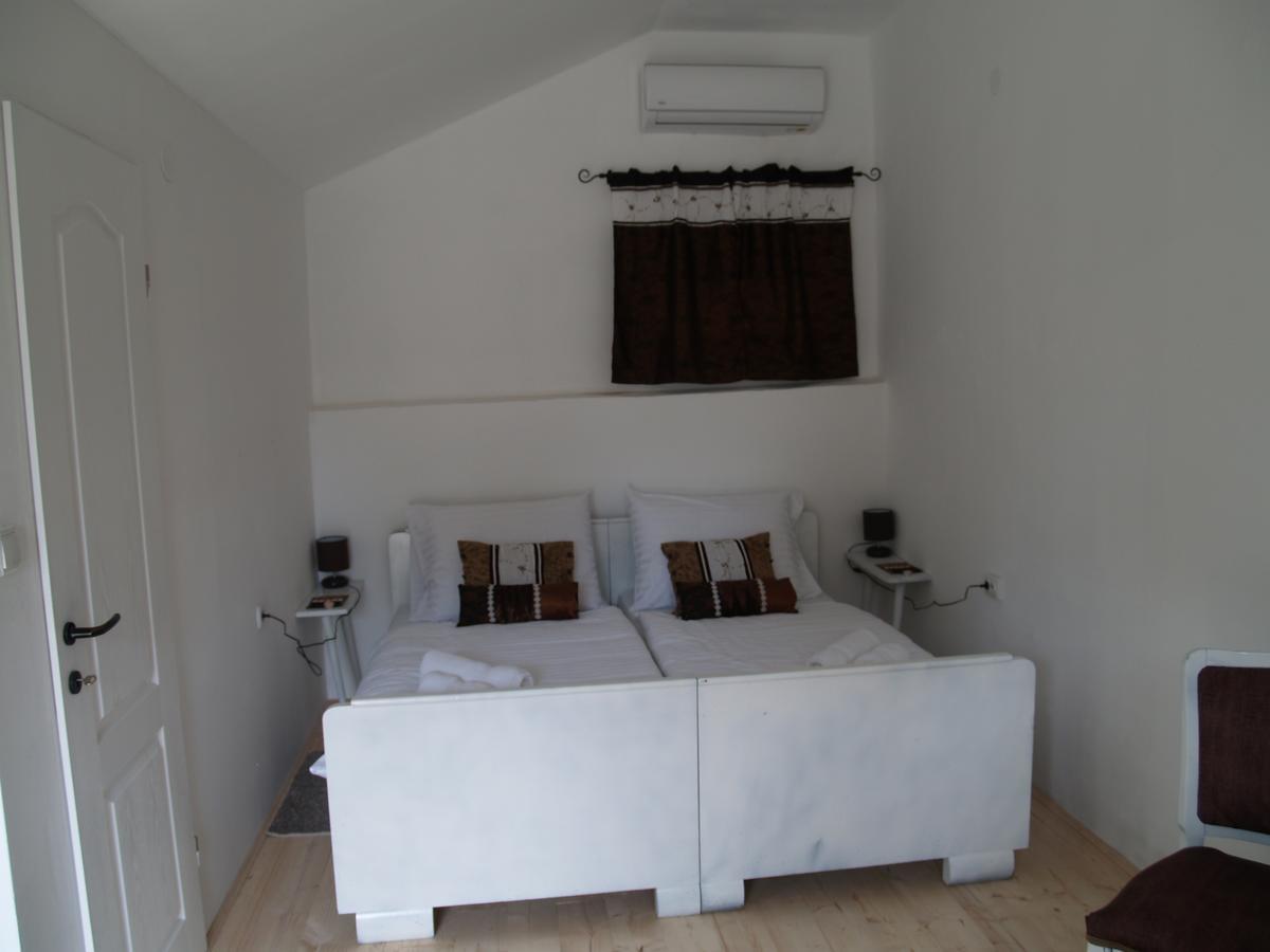 Pannonia Terranova Hotel Vardarac ภายนอก รูปภาพ